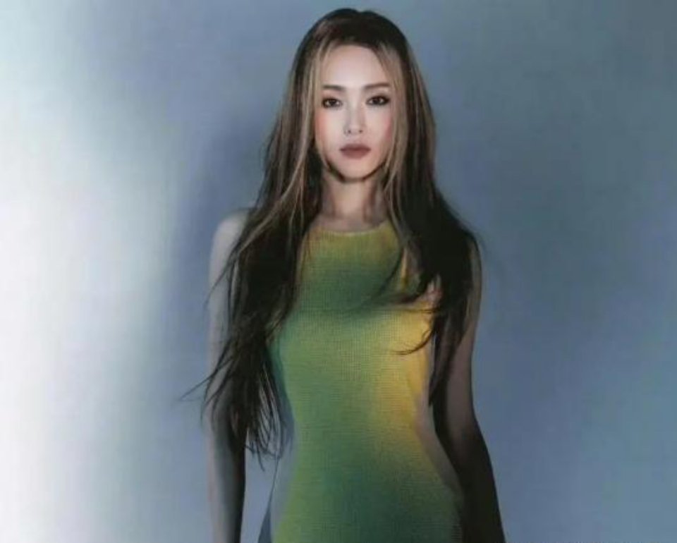 第一眼认成谷爱凌，没想到竟然是唐嫣，真的是彻底摆脱傻白甜人设 ​​​
