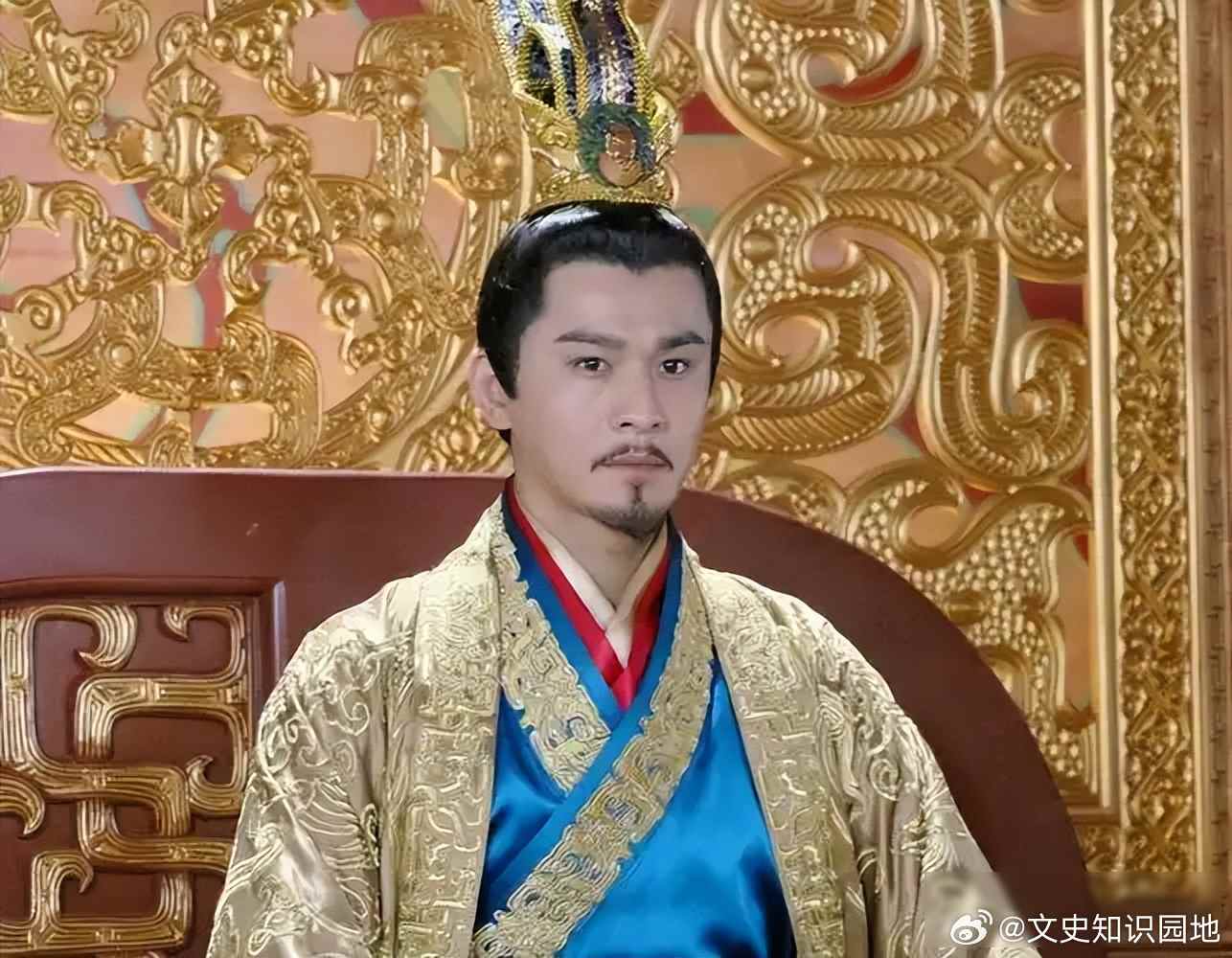 历史 公元前 154 年的一个清晨，汉景帝刚签署削藩旨意，吴王刘濞就带着二十万大