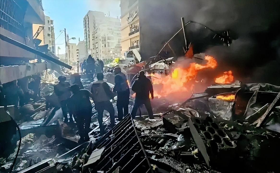 以色列这次出手是真狠，刚说停火就出动50架战机，10分钟扔了160枚炸弹，盯着贝