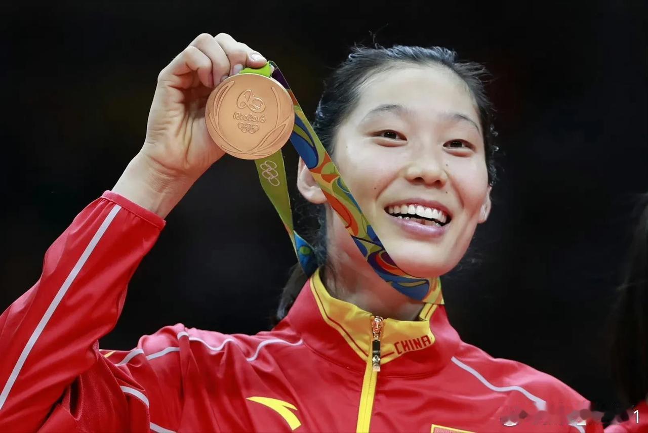 朱婷回应未入选中国女排集训名单: 努力做好回归国家队的准备！

近日，针对朱婷无