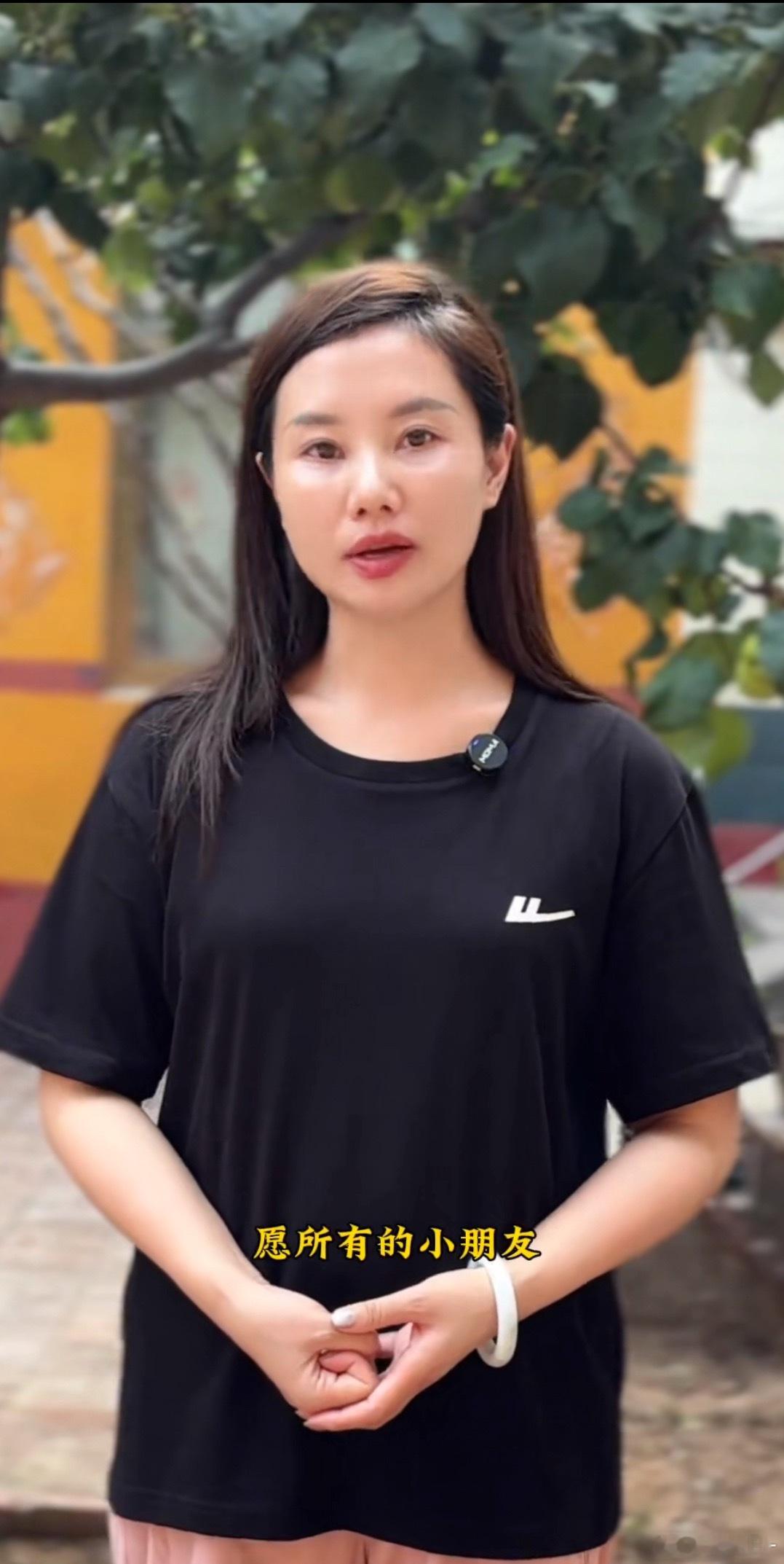 杨妞花宣传利剑玫瑰杨妞花宣传迪丽热巴主演的利剑玫瑰 杨妞花来给迪丽热巴主演的利剑