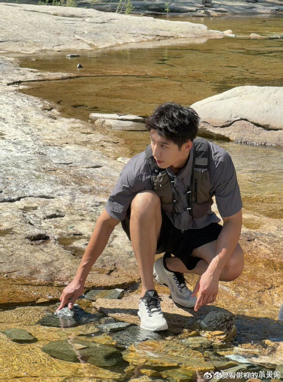 黄景瑜徒步六宫格黄景瑜玩水六宫格啊啊 ​​​