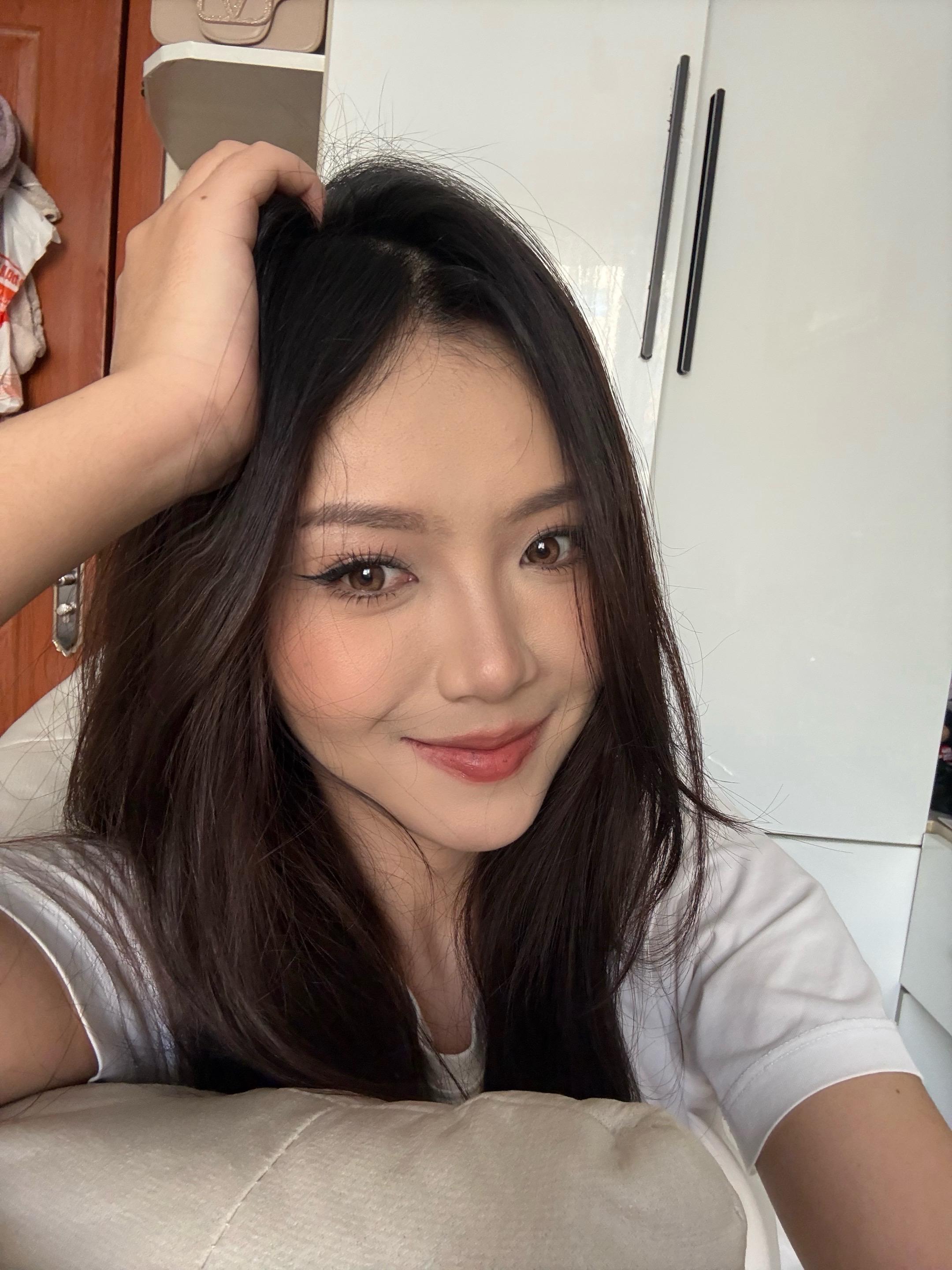 我没有惊艳绝伦的脸 就请你记住我看向你的眼