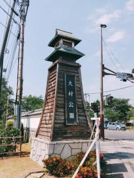 日本长崎25岁公职人员捡到女邻居备用钥匙后，私自进入她家中，被开除公职，看看日本