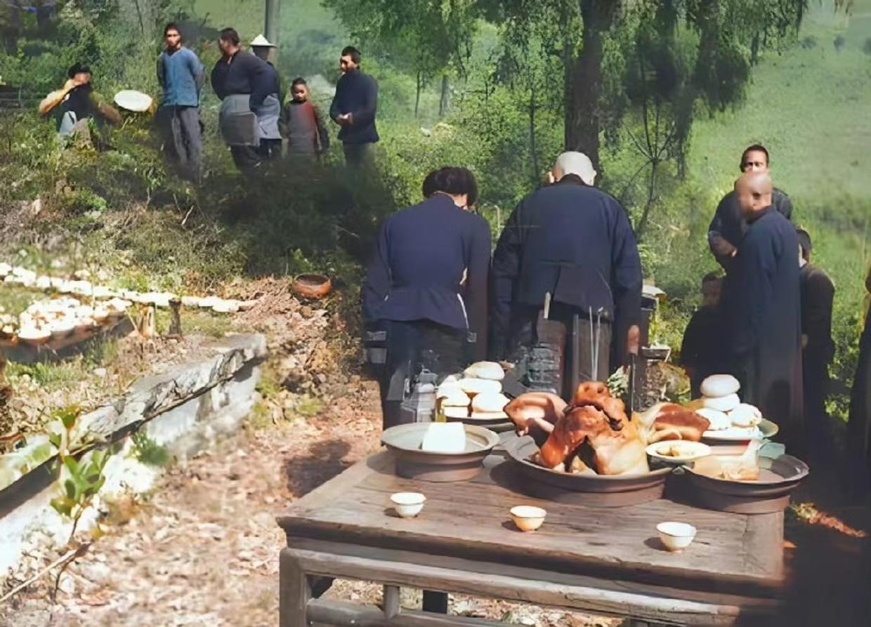 1949年4月25日，浙江奉化溪口镇，蒋某人离开大陆前最后一次祭祖，随后从象山港