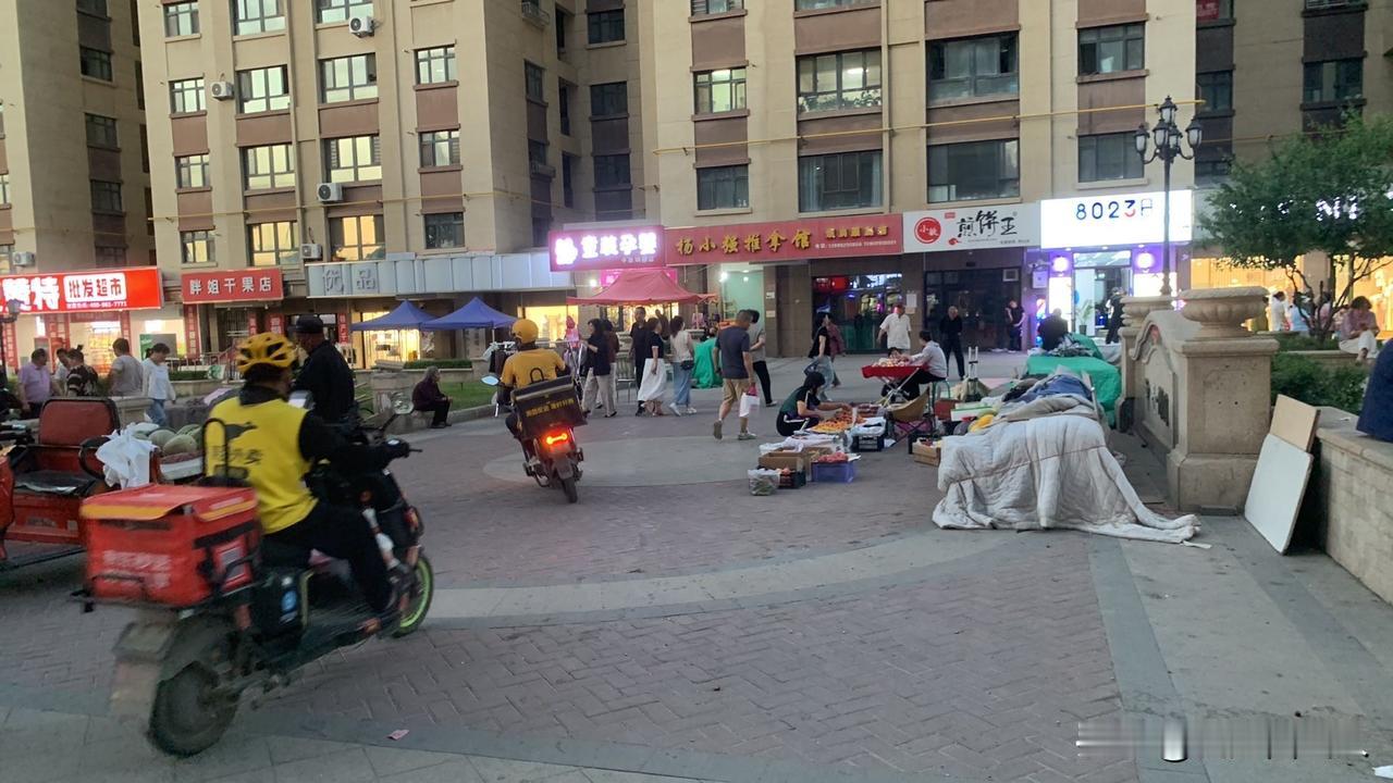 去留由居民说了算！西山中豪幸福夜市存废调研入户，街坊意见决定夜市未来✨
 
  