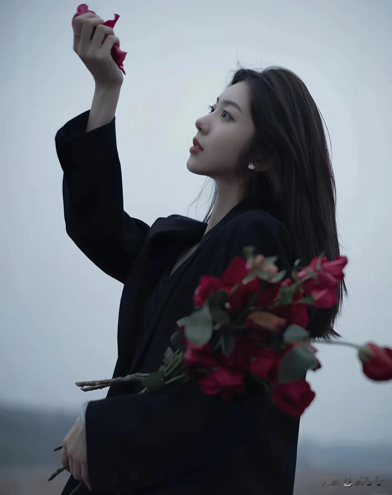 出轨后的婚姻，还能正常过吗？
 
我的答案是：能，但超难。
 信任这东西，碎了就