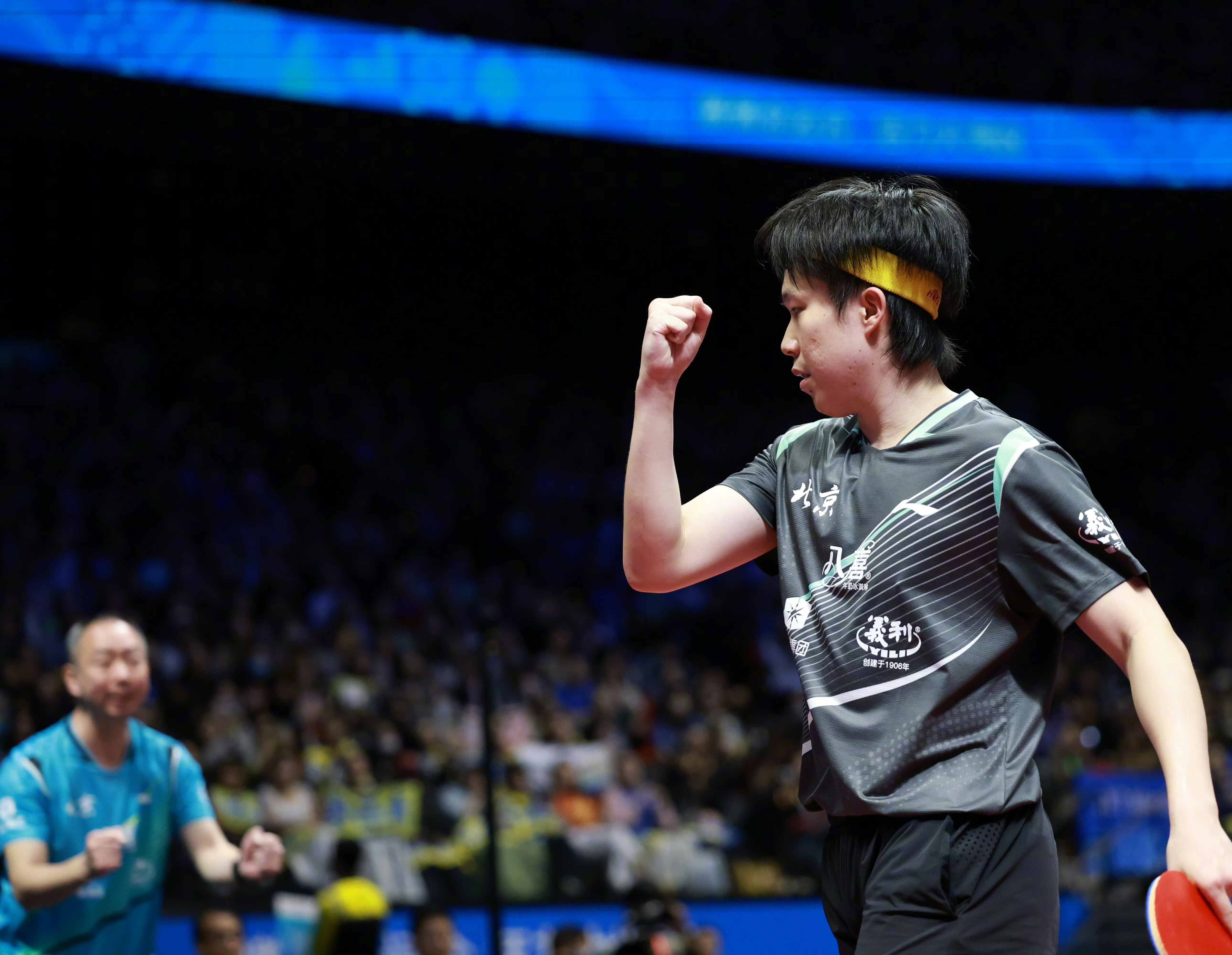 上海队樊振东战胜北京队王楚钦，晋级男单决赛。