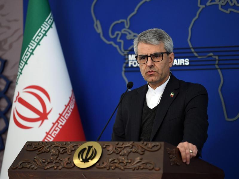 3月10日，据央视新闻直播间报道，昨天，伊朗外交部发言人巴加埃（图1）在当天记者