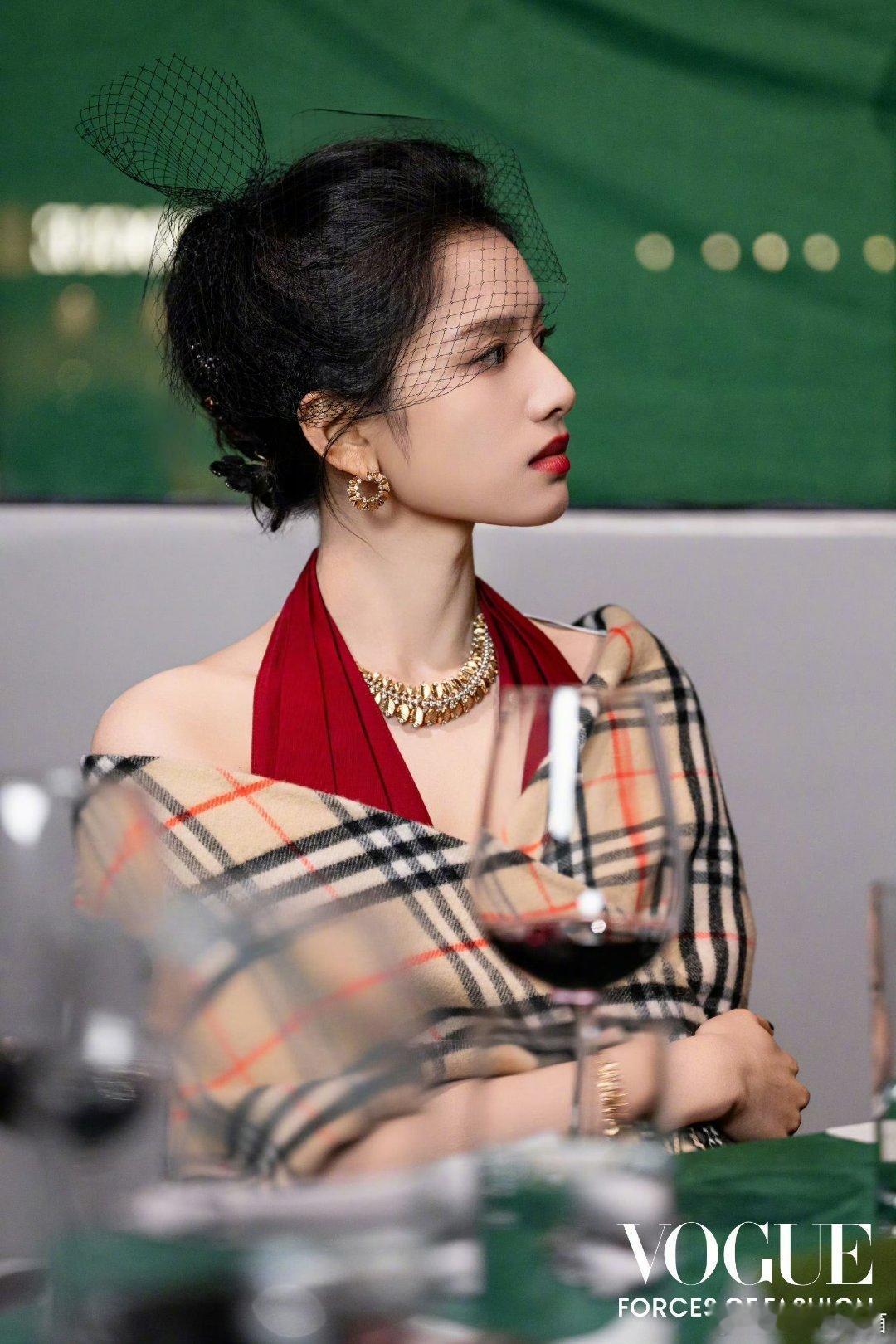 张婧仪 眉骨遮光此女是神来着 ​​​