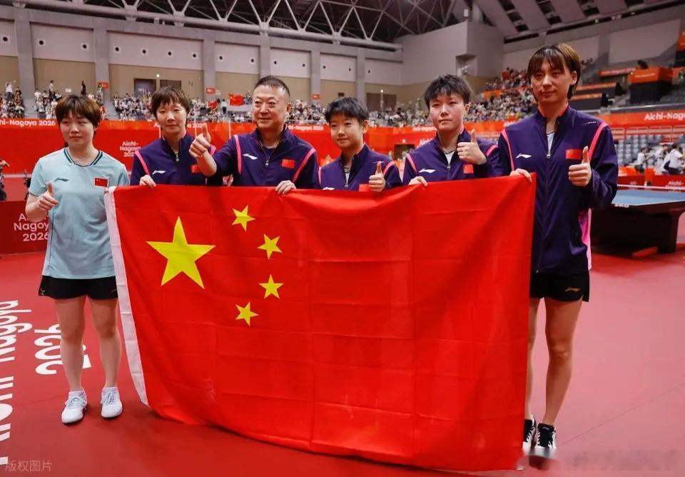 名古屋亚运女双决赛，蒯曼/王曼昱4:0横扫日本强档，首局11:0，四局比分11: