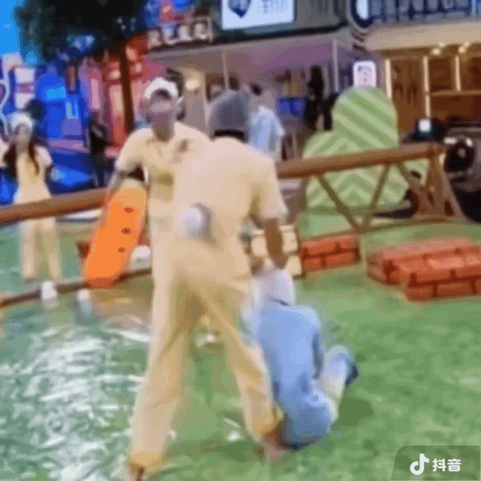 王鹤棣到底绊了多少人啊… 