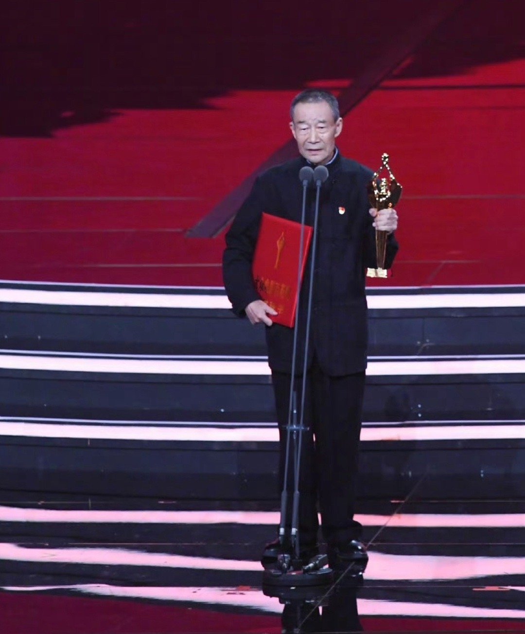李雪健老师获百花奖最佳男配角封神里面他演的真的很好！金鸡奖男配也是他[耶][耶]