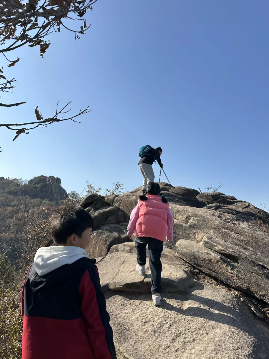 看小图还以为在登珠峰呢，苏南珠峰？哈哈