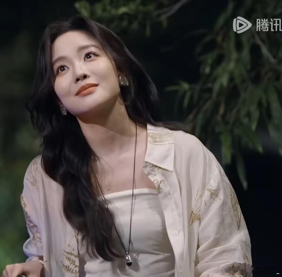 恋综女嘉宾撞脸刘诗诗 半熟恋人陈丹琪姐姐撞脸刘诗诗，同是温柔气质型，看节目被她的
