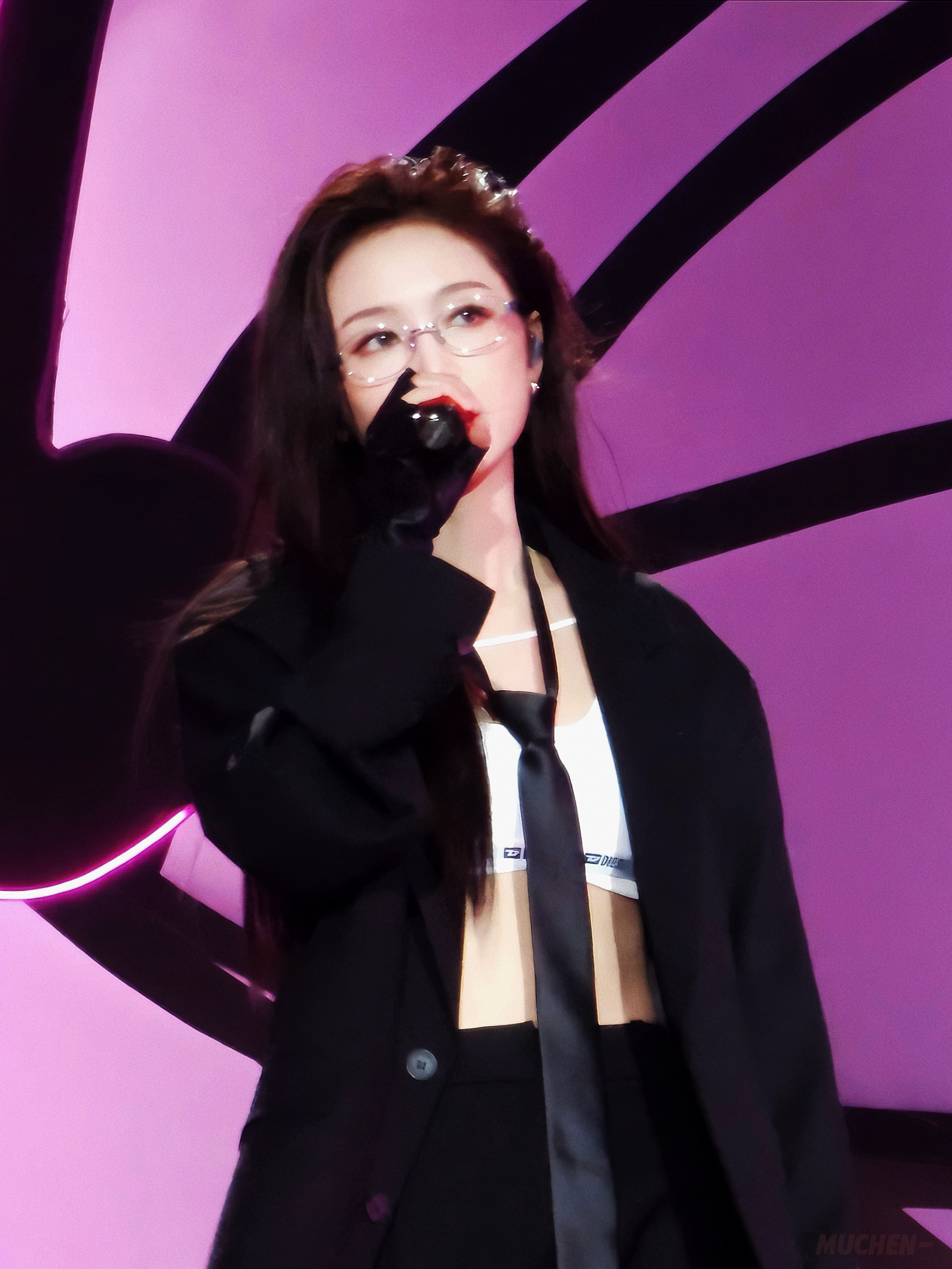 吴宣仪931演唱会广州站wxy吴宣仪演唱会 咱们昨天的超喜欢和今天超喜欢底数还是