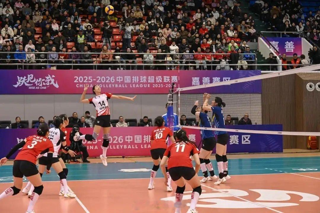 季雨潇国家队集训之旅仍在继续近日，2026年中国女排的首期集训目前正在北京进行。