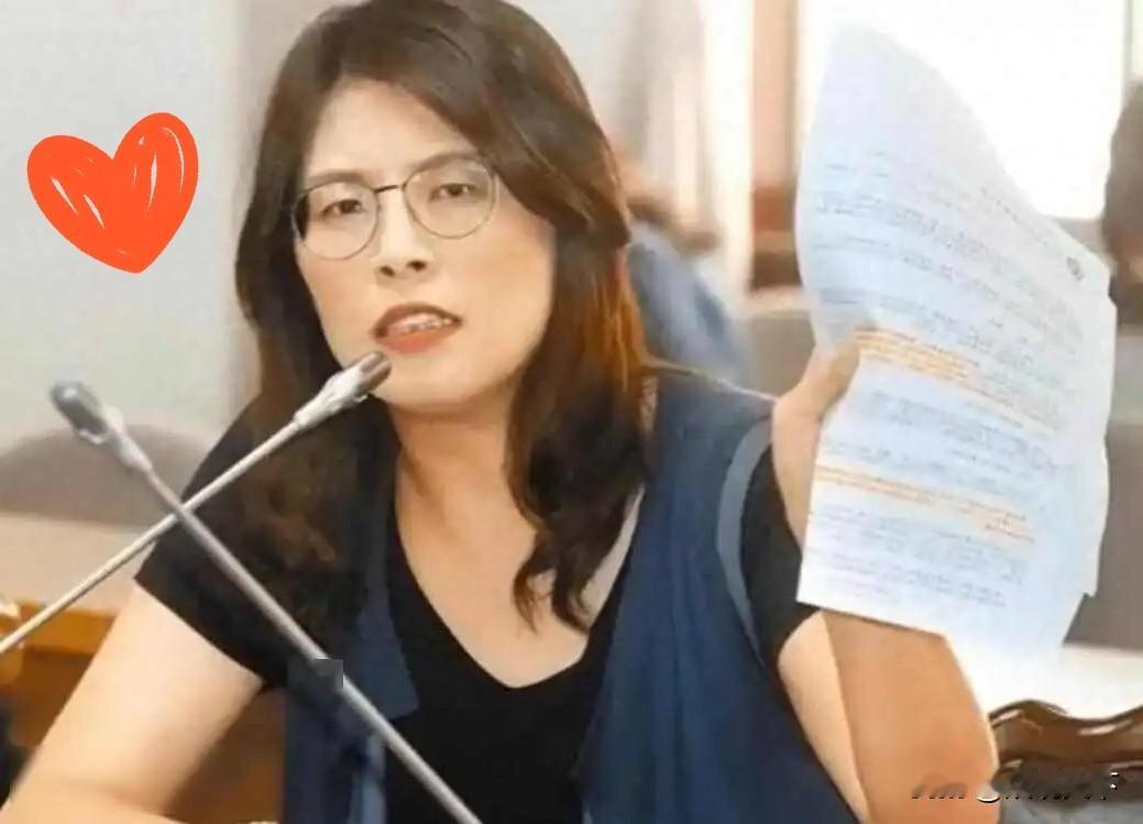 终于搞明白了！
为什么郑丽文要去参选国民党主席。
不是要去争权夺利，而是要让人们