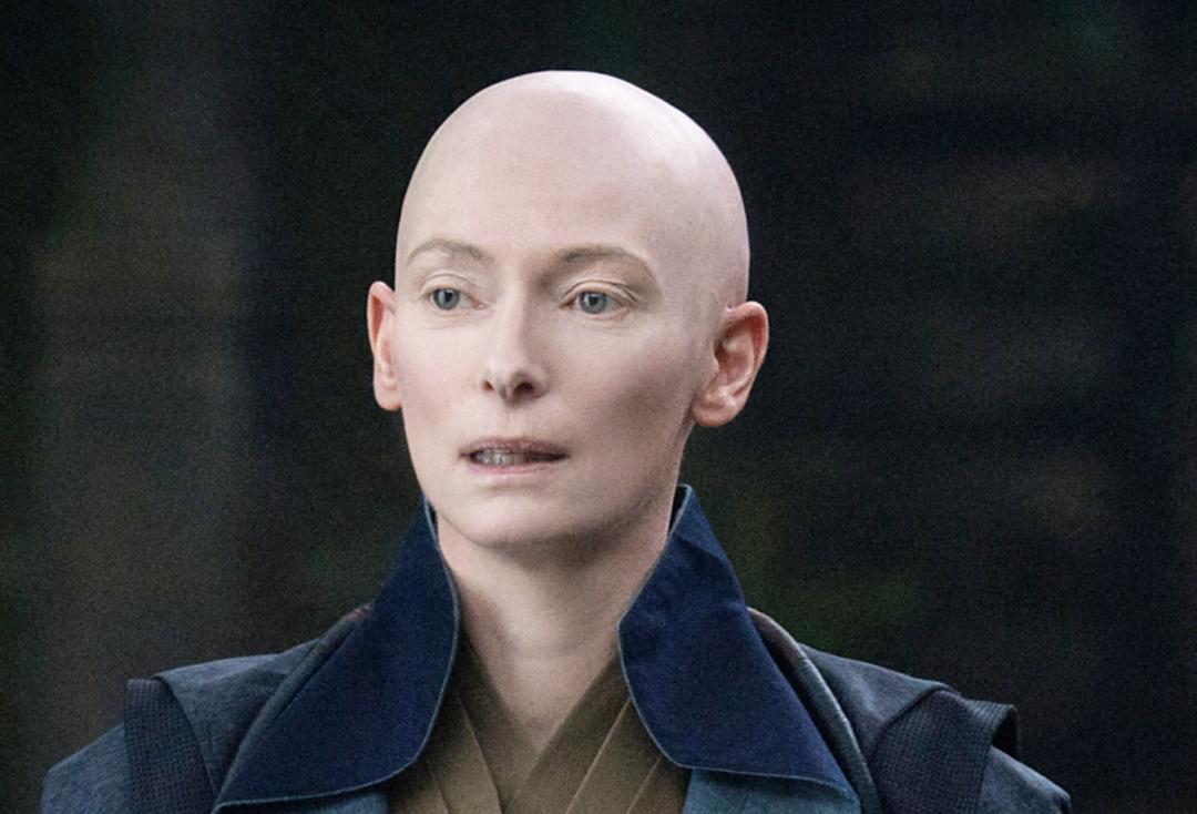 1992年，蒂尔达·斯文顿（Tilda Swinton）在《美丽佳人欧兰朵》中饰