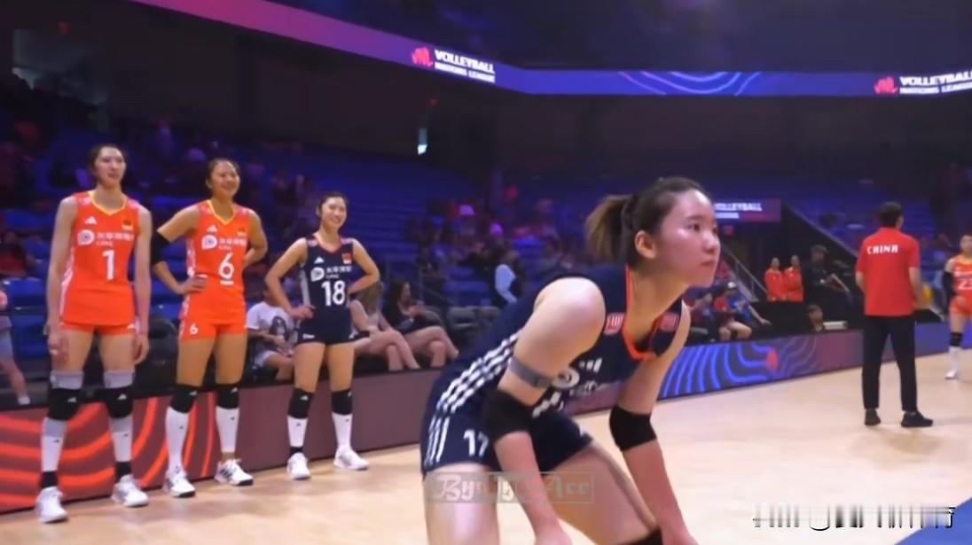 正在直播中国女排VS德国女排！中国女排冲击阿灵顿站三连胜，昨天打完加拿大女排后，