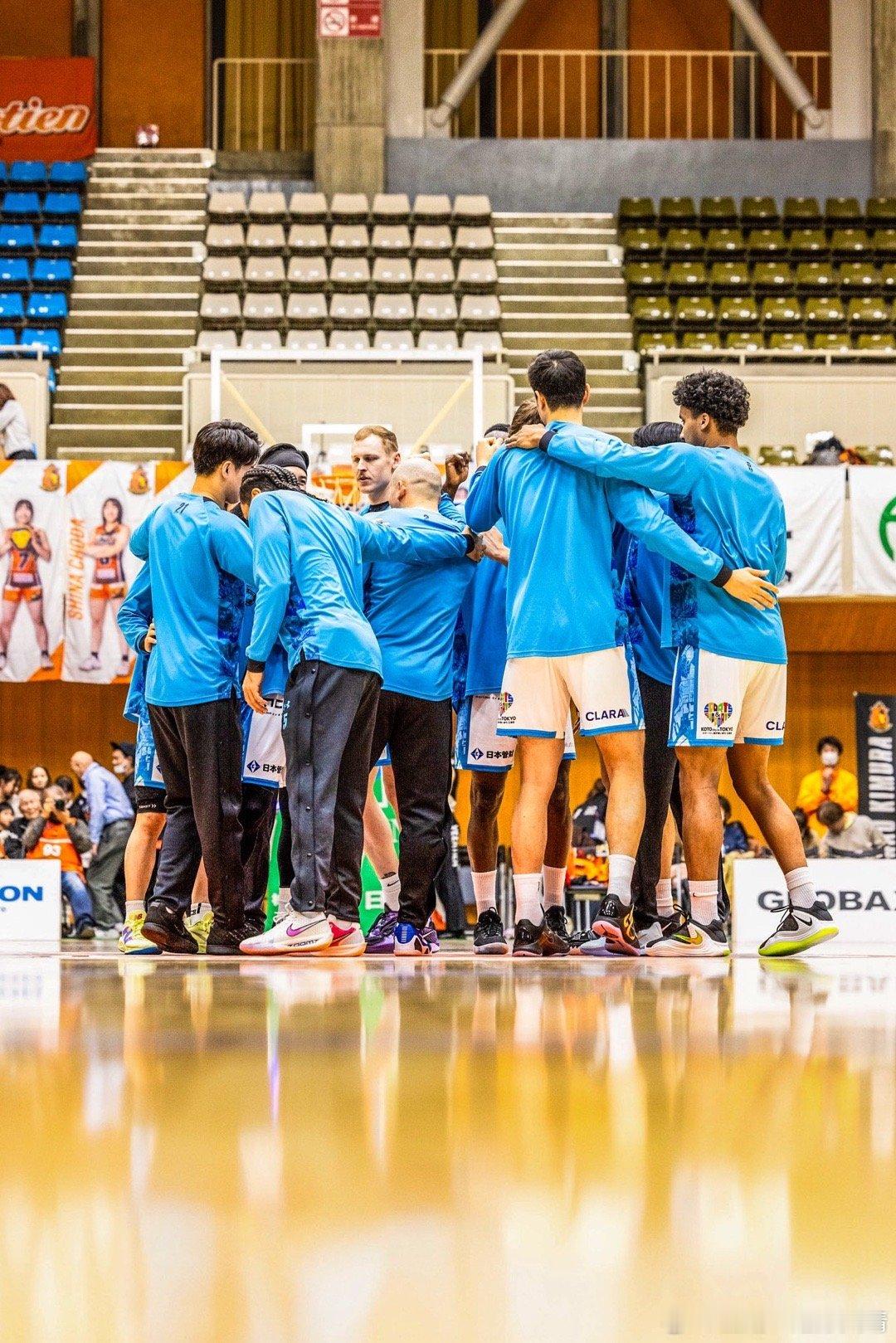 比赛开始！大任今天继续替补！ 