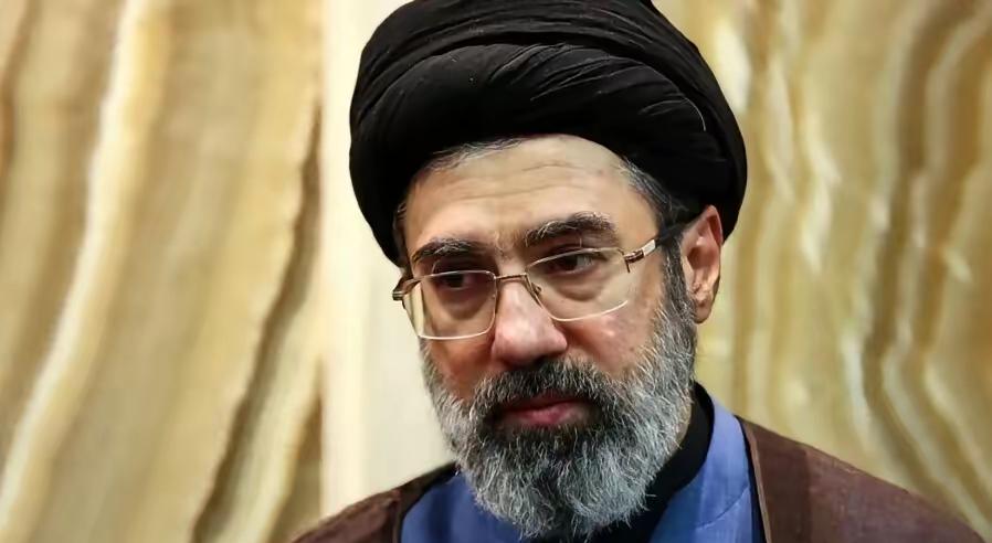 伊朗新最高领袖穆杰塔巴·哈梅内伊：

伊朗新领袖放话了，态度特别硬气。他说，不管