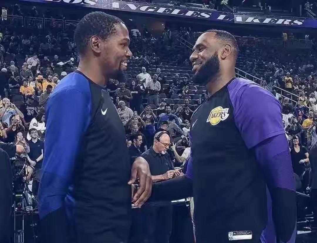 不管你们信不信
老将们再打下去也只是积累一些数据
但是天下已经是年轻人们的了
詹