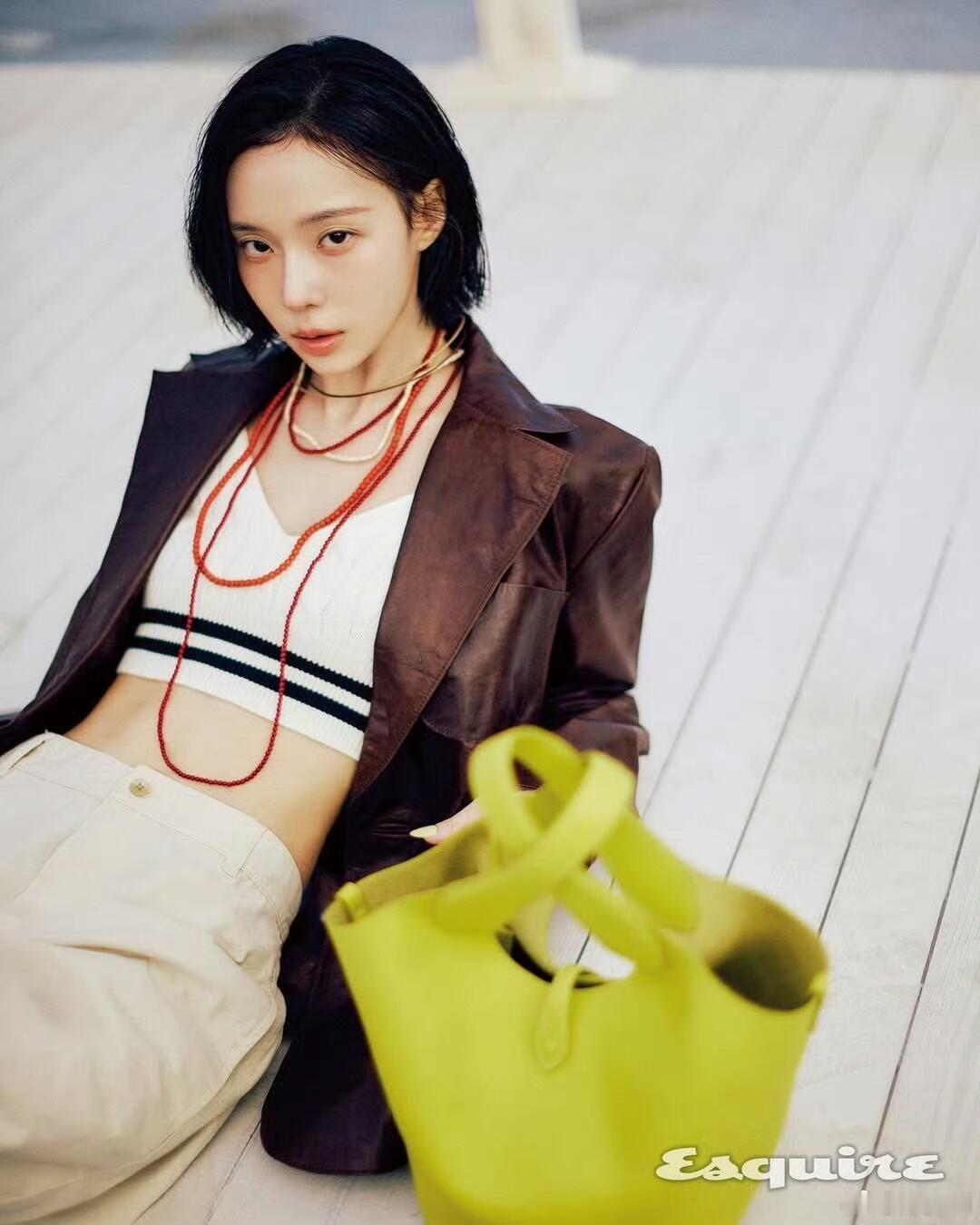 金玟庭✖️《esquire Korea》短发清爽夏日造型 