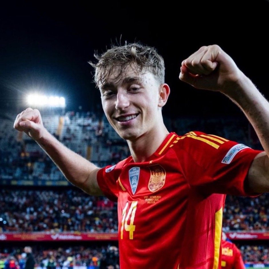 罗马诺：赫伊森的团队今天仍在马德里，计划敲定合同细节。halamadrid 皇马