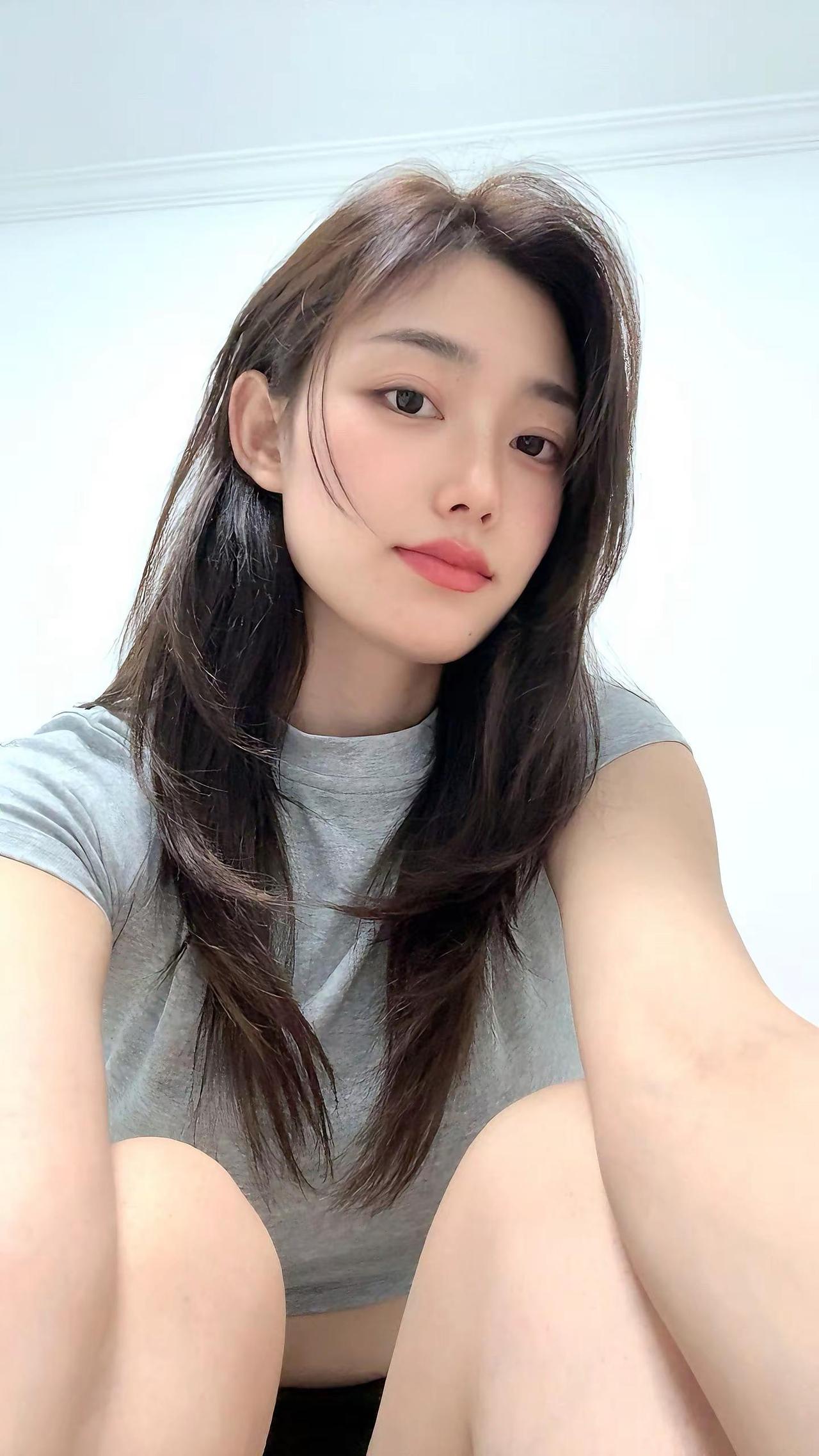 摘一颗野果 尝尝是甜还是涩