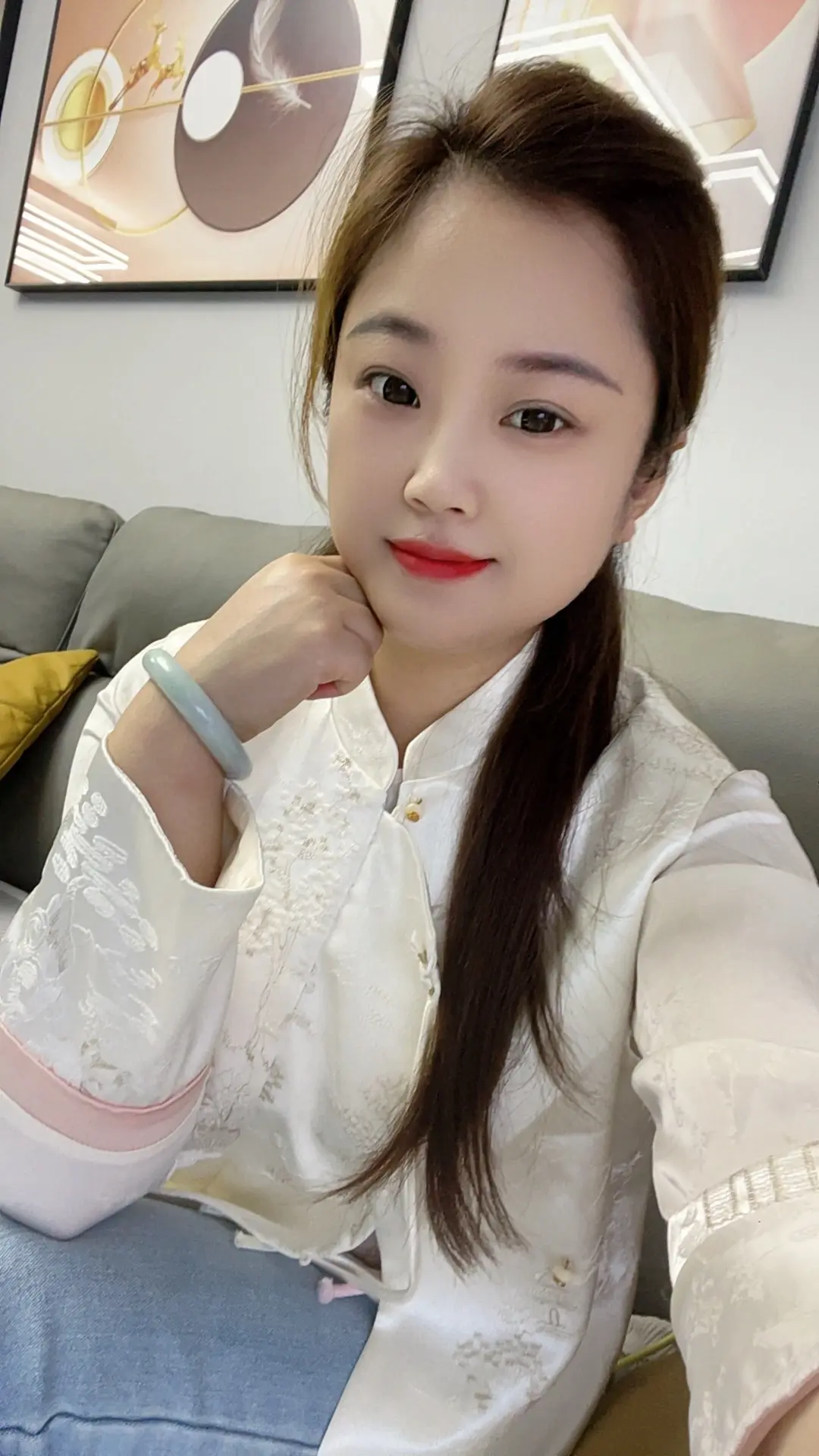 一路走来，再也不是从前的样子，岁月带走了纯真，时光苍老了容颜。半生风雨...
