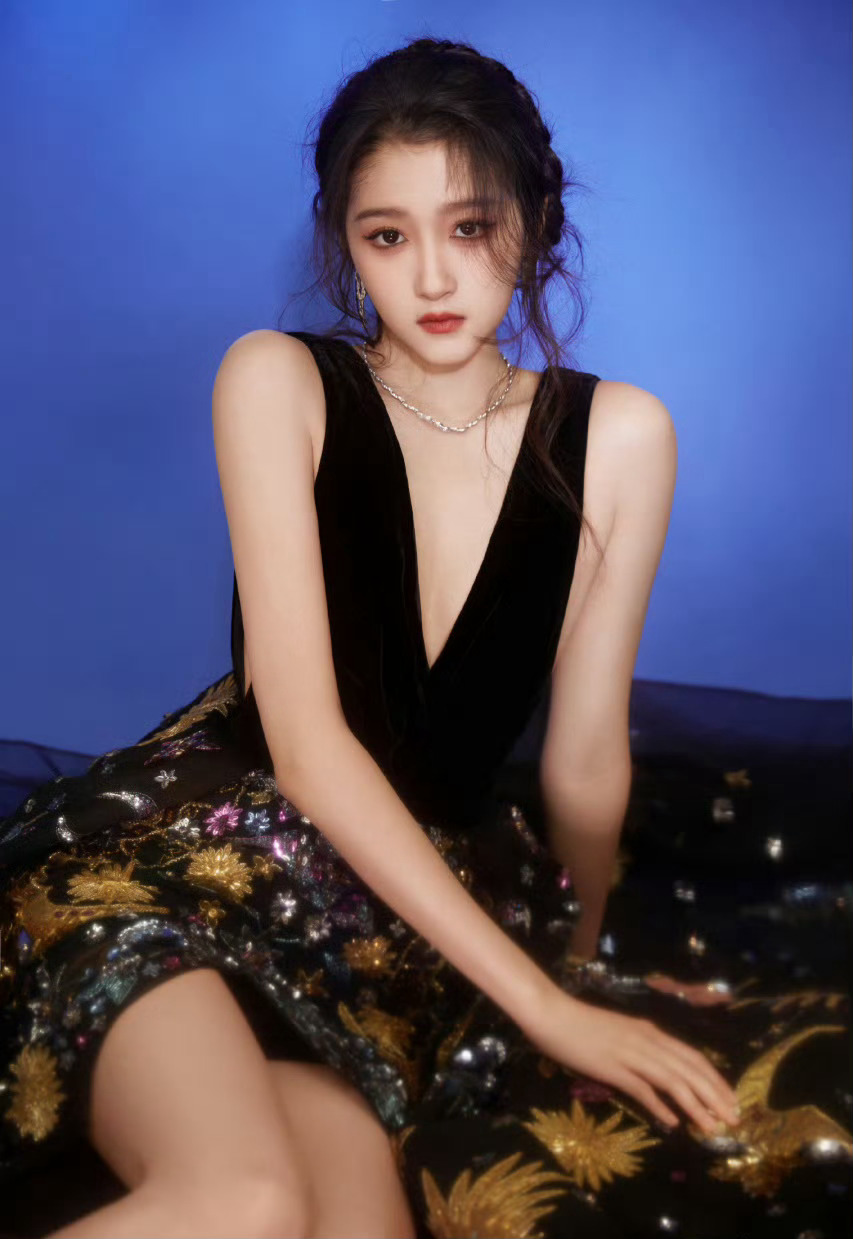 关晓彤婉拒马上有对象 这是不是就坐实了跟鹿晗分手了？不想有对象，单着也挺好。就是