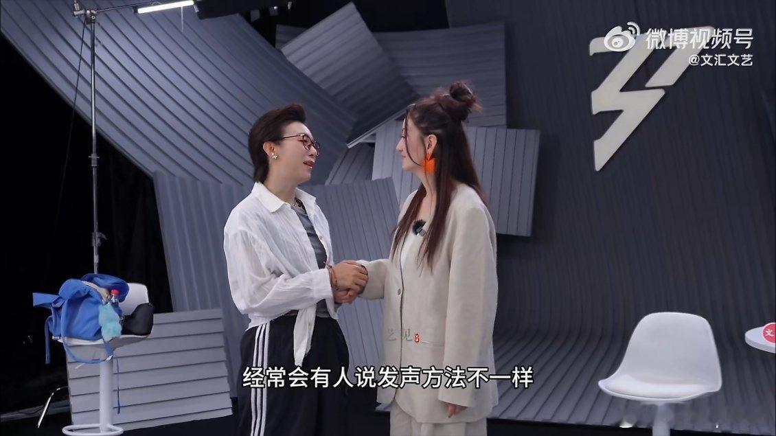 侯宇者来女我们说好的者来女和侯宇真的心心相惜，因为两人风格不是流行风格，所以说好