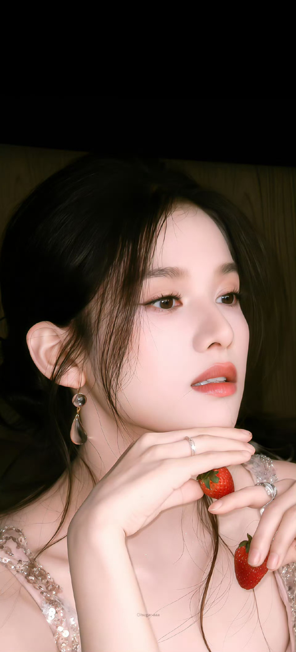 我家爱豆说啥了 “做一名足够‘真’的演员，在角色里体验丰富人生。”       