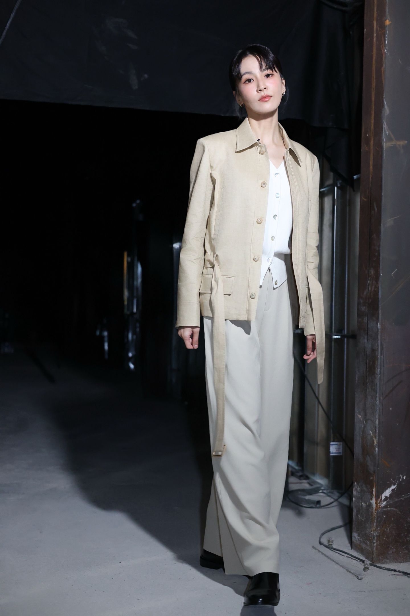 曾沛慈 毛巾包头看得出来乘风的日子是过得真的很累了，给曾沛慈都累得裹毛巾擦汗，秒