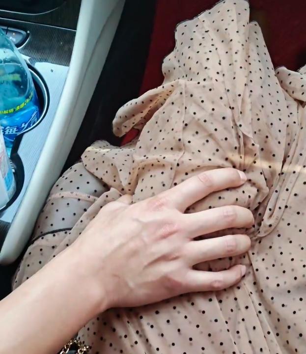 顶级海王一句话戳破真相：爱跳伞的女人为啥只适合约会？
最近有个号称"顶级海王"的