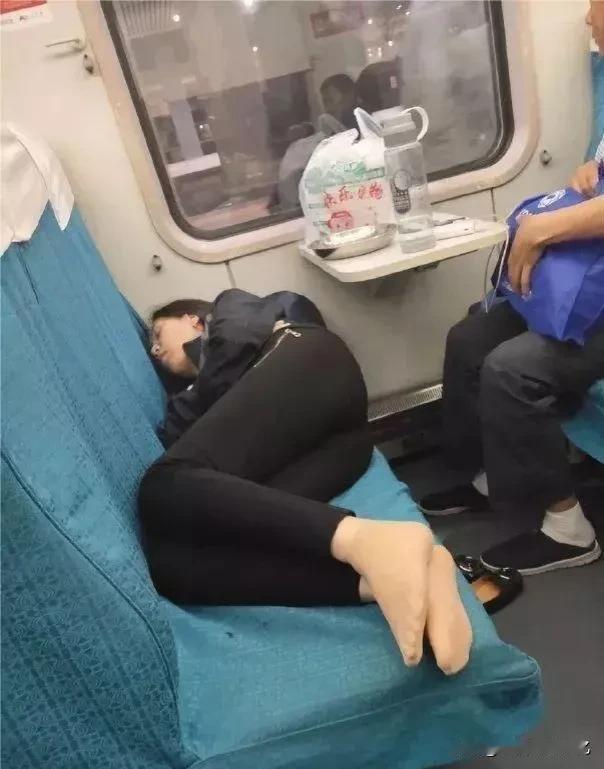 坐火车遇到占了座位怎么办？