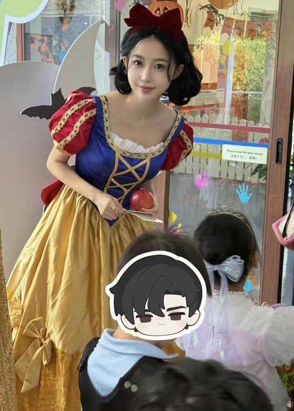 潘玮柏老婆参加幼儿园活动，5岁女儿好可爱，宣云穿公主装像姐姐 