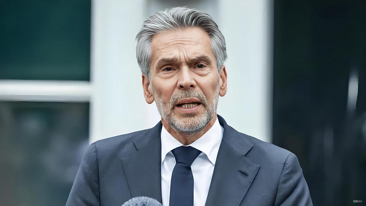 都以为稀土管制能按住荷兰，没想到人家反手就把中低端DUV光刻机也禁了，连老设备维