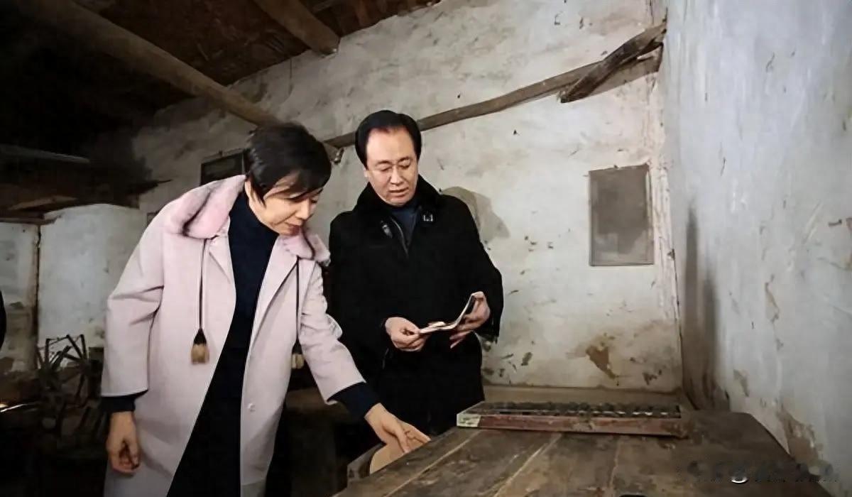 2026年，四位首富的故事先后落下帷幕。深圳的暑热里，许家印站上法庭，67岁的他