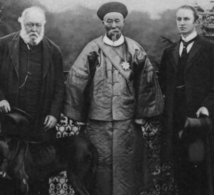 1896年8月，李鸿章在英国访问时，对欧美新女性很好奇，不明白她们中为什么有人热