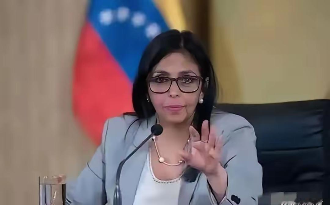 特朗普估计气的脸都青了。本以为把马杜罗抓走，委内瑞拉这下要彻底跪了。
但他万万没