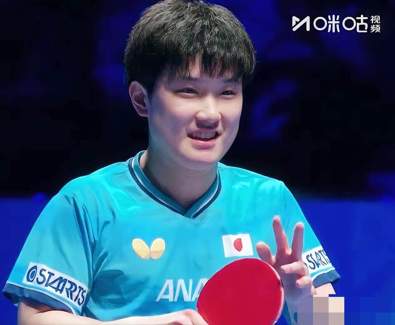 张本智和这次彻底把裁判惹烦了！
张本智和大喊大叫的毛病一点都没改，除了输球时能安