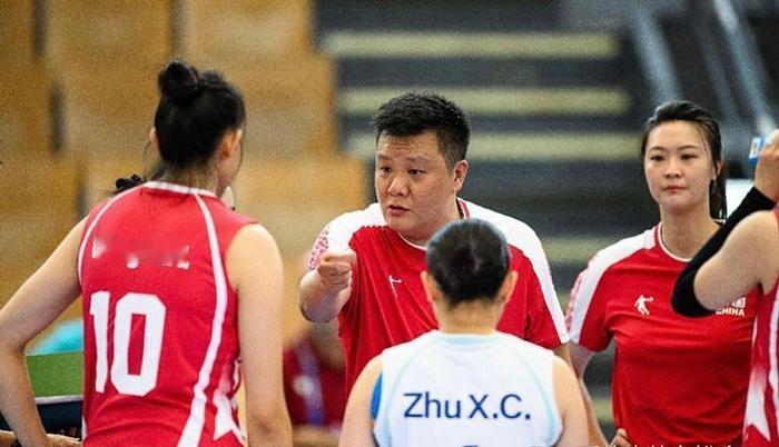 上海女排引进云南国手，她的表现如何呢
从比赛来看，副攻杨玛依婷真的不错，有进攻有