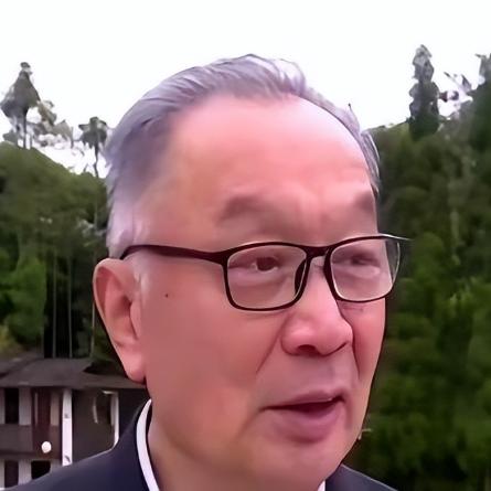 温铁军在高阶论坛一句话把会场噤住：学西方把农民往城里赶，不是现代化而是复制贫民危