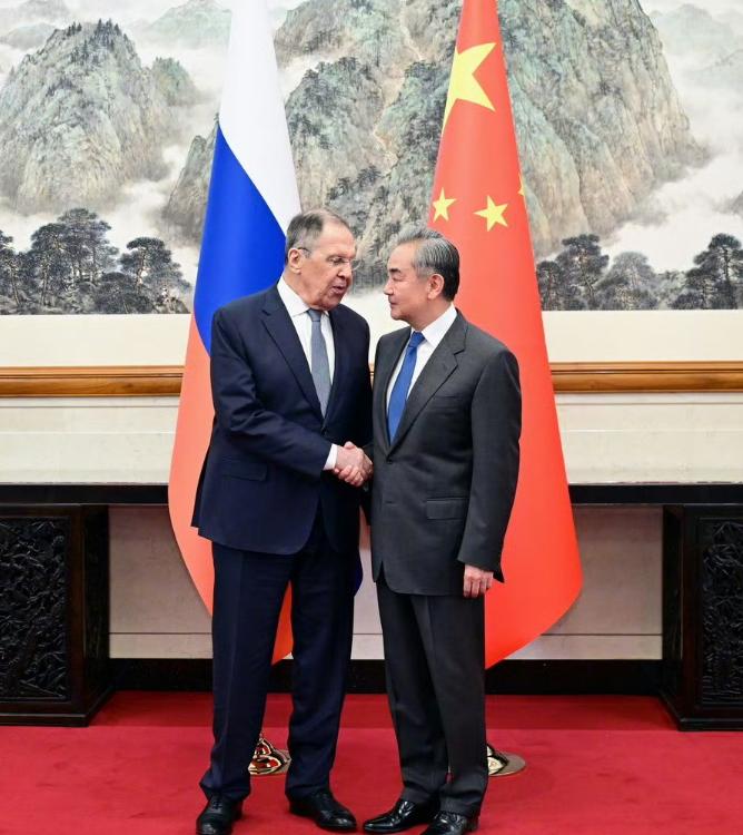中俄达成重要共识！借着俄外长拉夫罗夫此次访华，两国再次针对当前复杂国际局势统一了
