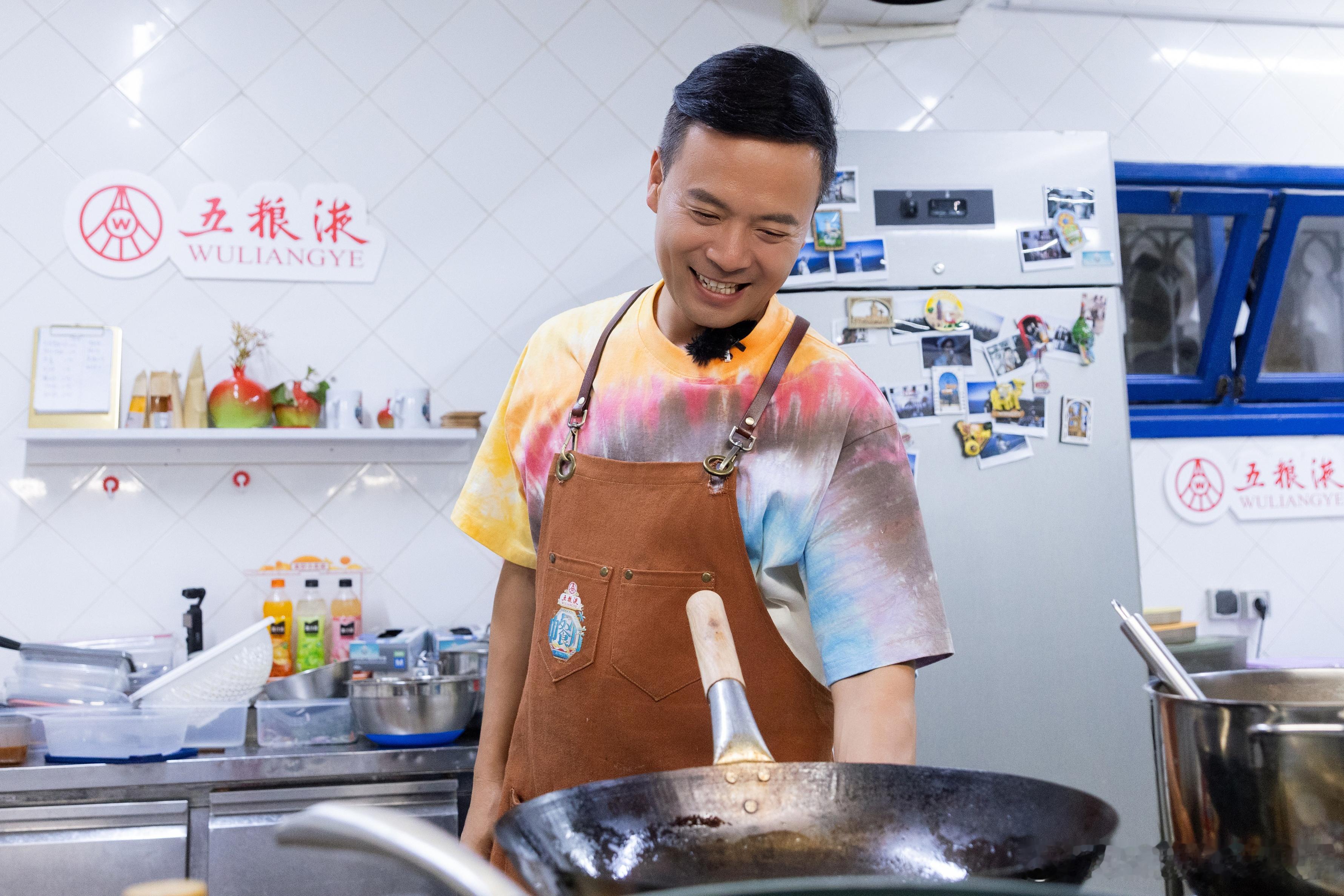 当得了主厨也当得了主持，今晚在后厨练歌房大家都嗨起来[打call]！中餐厅 中餐