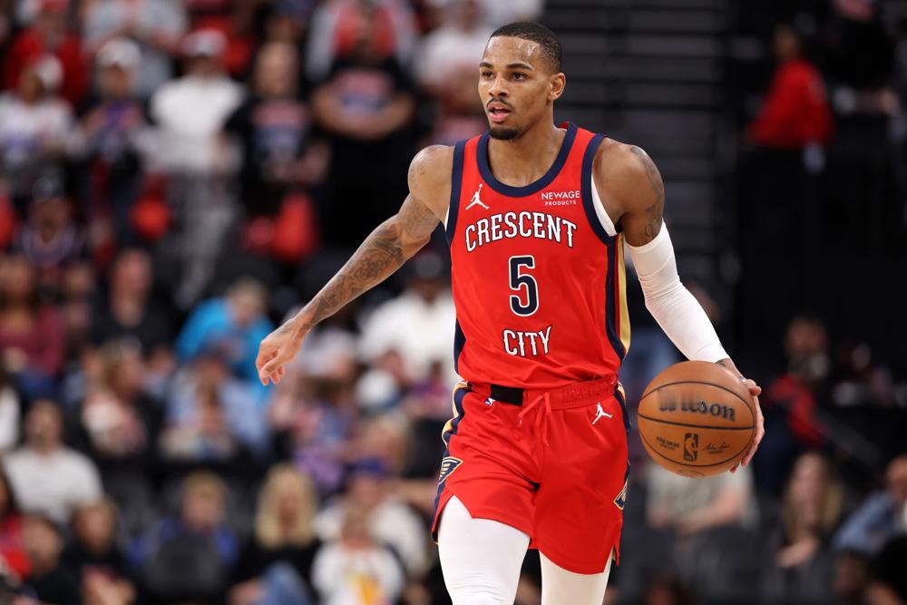 NBA官方报告直接摊牌了，火箭那记准绝杀，压根就不该存在。鹈鹕被活活坑死。
 