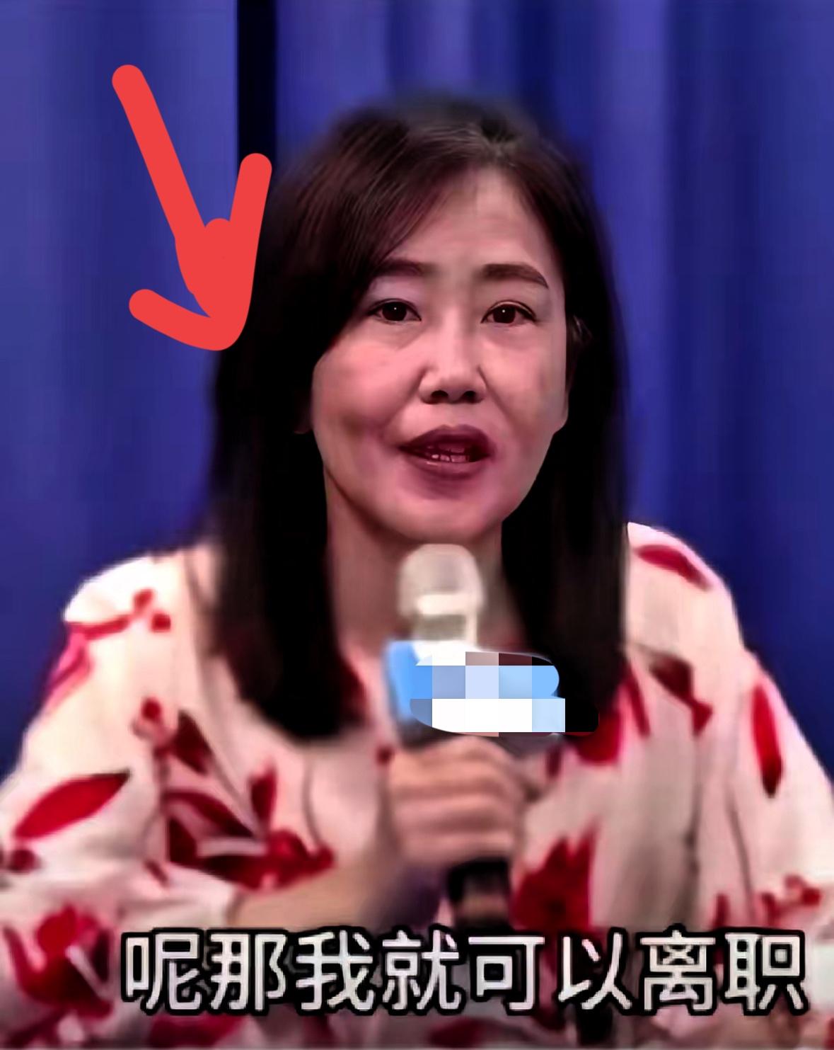 尹乃菁这回算是想明白了，不跟那个郑去美国，选择辞职，这步棋至少为将来在大陆留了条