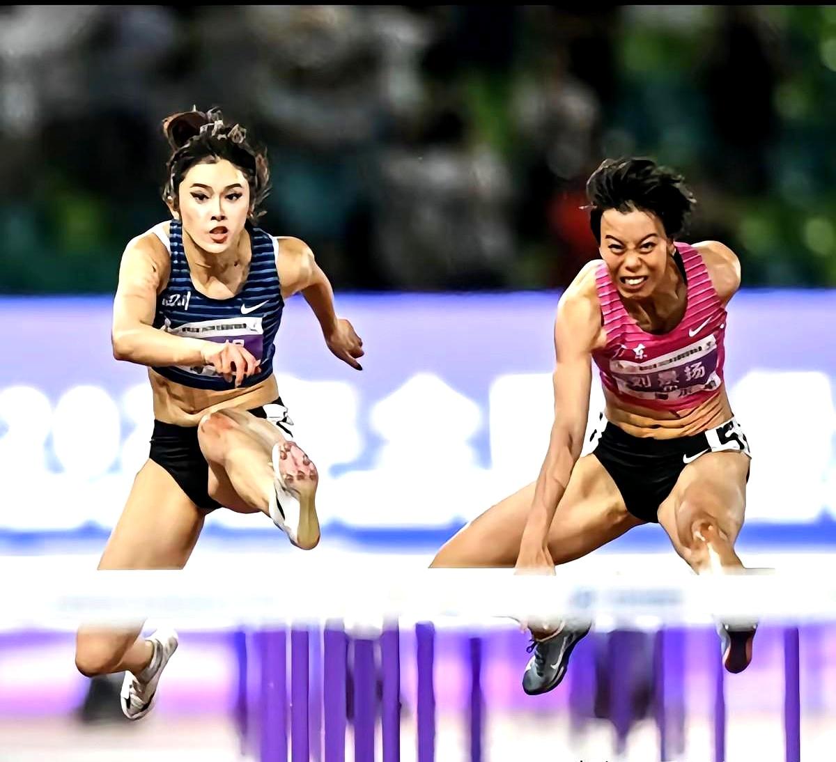 文章聚焦田径运动员刘景扬在比赛中以‘黑马’姿态意外夺冠的经历。她赛前目标只是站上